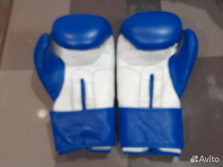 Боксерские перчатки