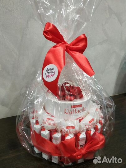 Торт, букет из конфет, сладкий подарок