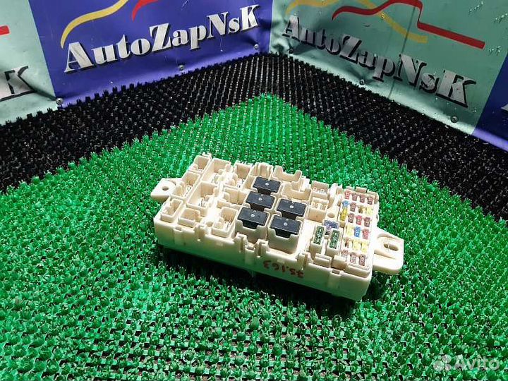 Обшивка стойки передней верхняя правая Mitsubishi