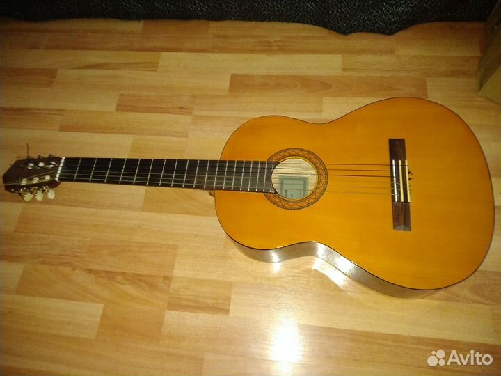 Классическая гитара yamaha c40