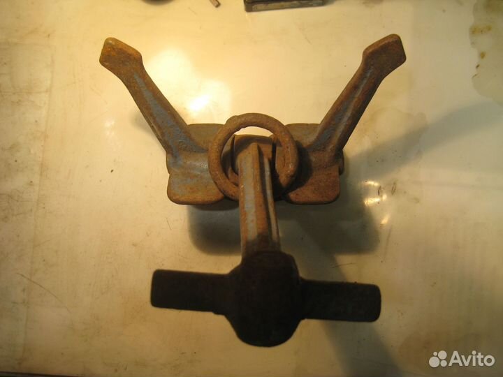 Якорь для лодки