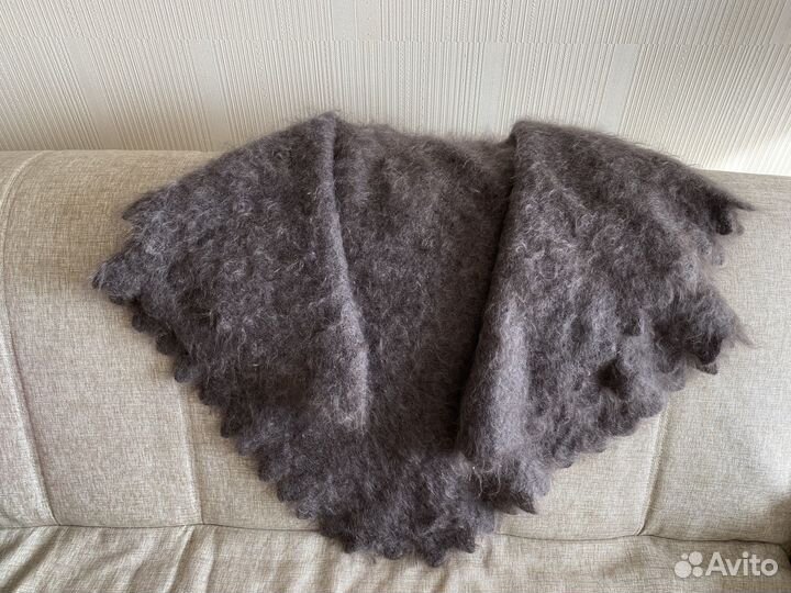 Пуховый платок шаль