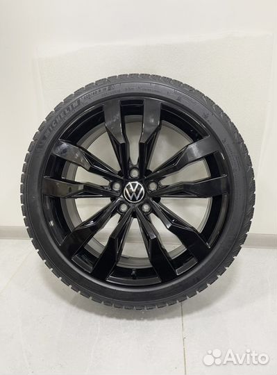 Новые Volkswagen T-Roc R-line, Michelin 225/40 R19