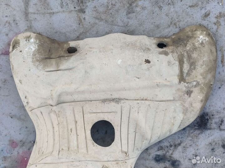 Тепловой экран выпускного коллектора Форд фокус 2