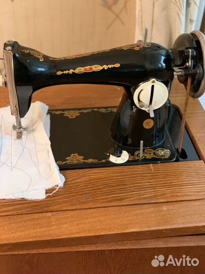 Швейная машина Подольск ножная
