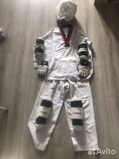 Форма с защитой для тхэквондо