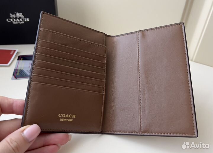 Обложка на паспорт coach
