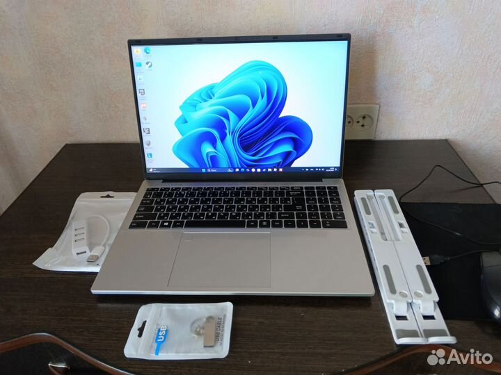 Продам ноутбук Subuigar