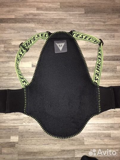 Защита спины dainese