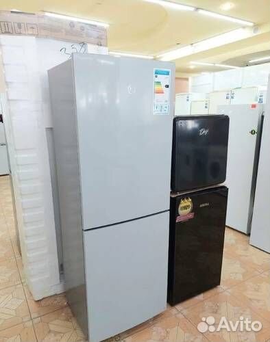 Холодильник Hi HCD016542S