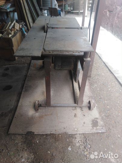 Циркулярный станок с фуганком