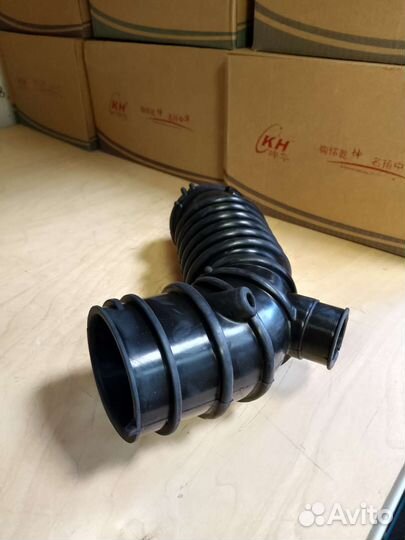 Патрубок воздушного фильтра Mitsubishi Outlander