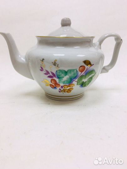 Чайник. Фарфор. Сысерть. СССР. Ручная роспись