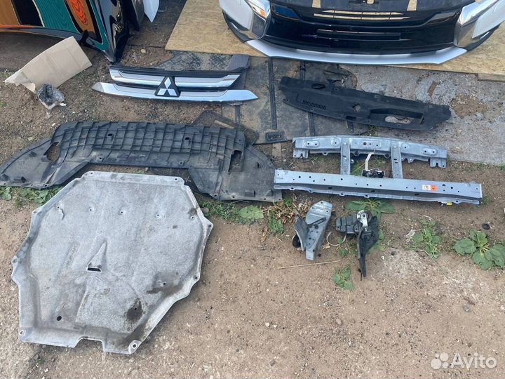 Ноускат на Митсубиси Аутлендер 3 (2015-2018)