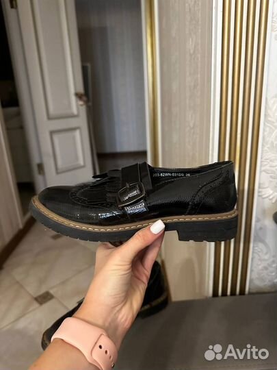 Женские лакированные ботинки 36 размера