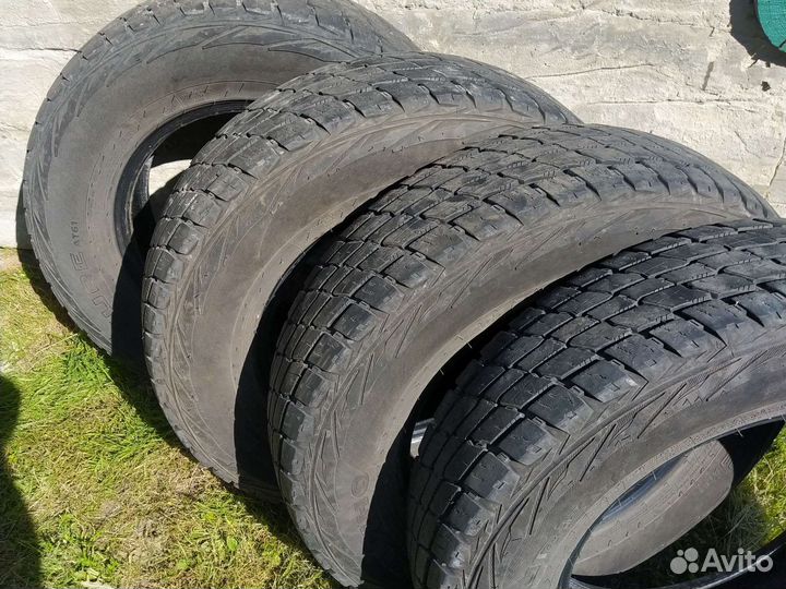 Kumho Road Venture AT61 205/65 R16 104S