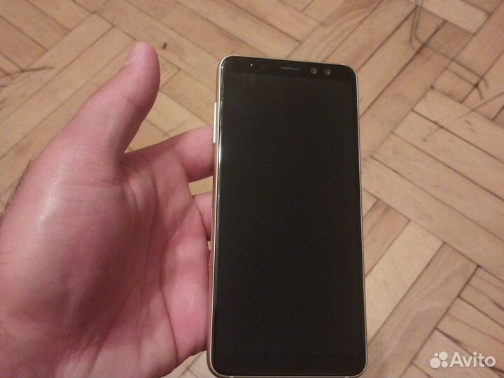 Samsung Galaxy A8 (2018), 4/32 ГБ