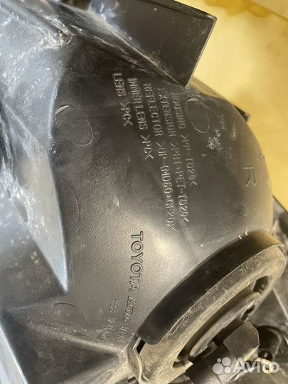 Фара Toyota Prius ZVW30 2ZR 2010 передняя правая