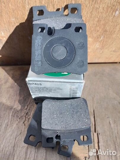 Тормозные колодки задние Mercedes w202