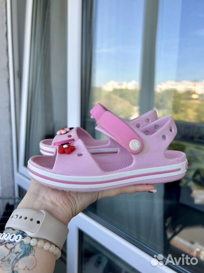 Сандалии crocs