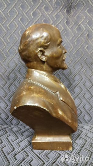 Бюст Ленина
