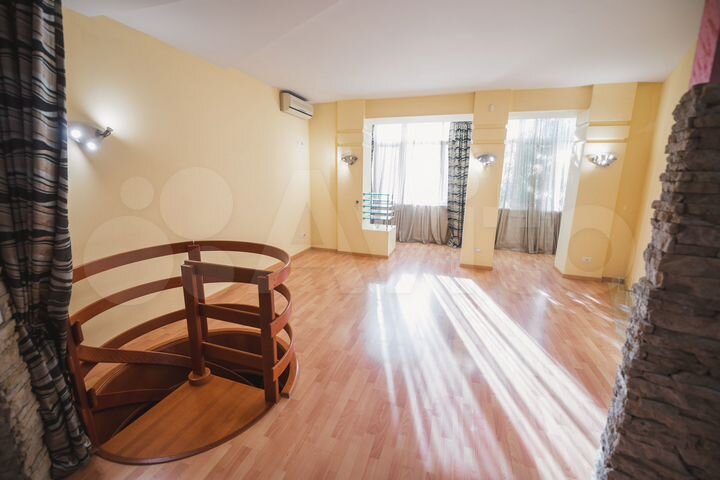 4-к. квартира, 164 м², 1/9 эт.