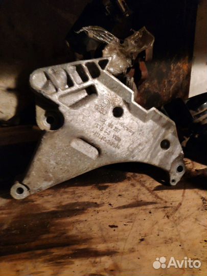 Опора кронштейн