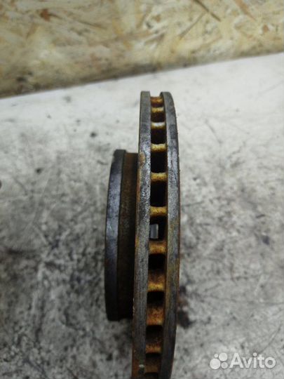 Тормозной диск передний Mitsubishi Colt хетчбэк-3Х