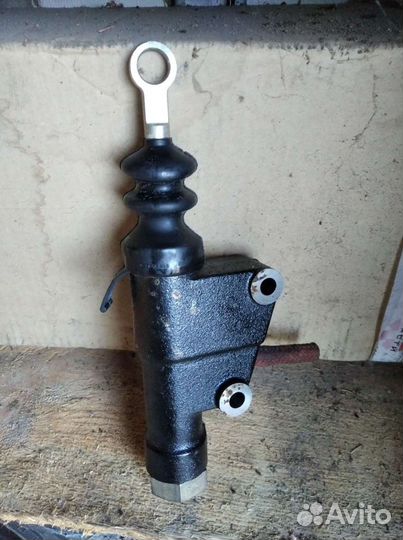 Главный цилиндр сцепления