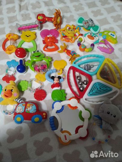 Погремушки, грызунки, очень много, цены разные