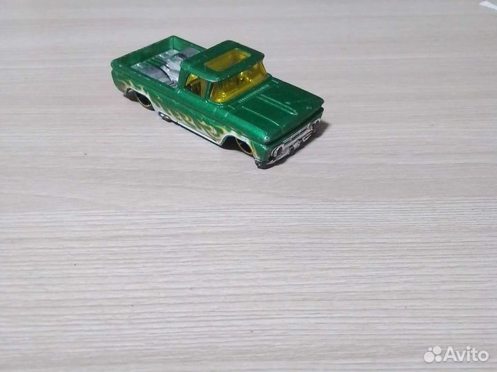 Hot wheels машинка