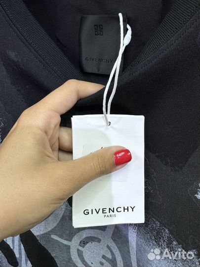 Футболка мужская Givenchy