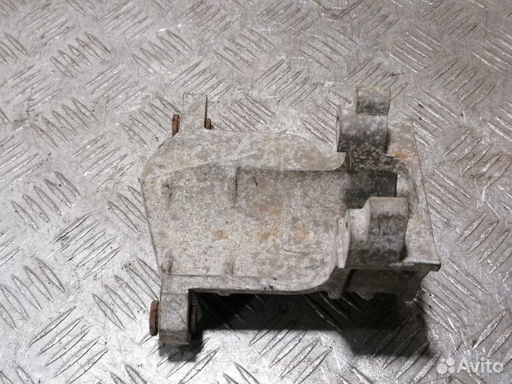 Кронштейн другой Mazda 3 BK бк