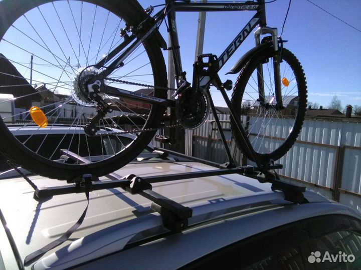 Велокрепление на крышу автомобиля Атлант