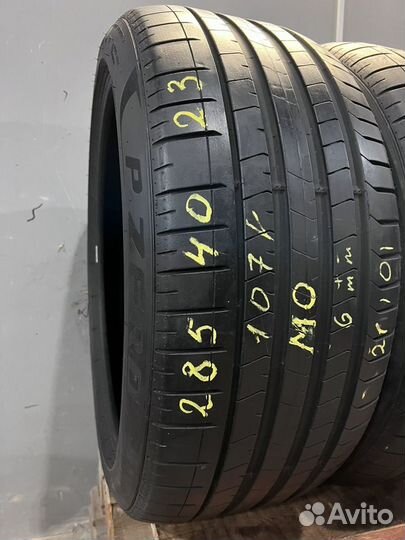 Pirelli P Zero PZ4 285/40 R23 и 325/35 R23 107Y