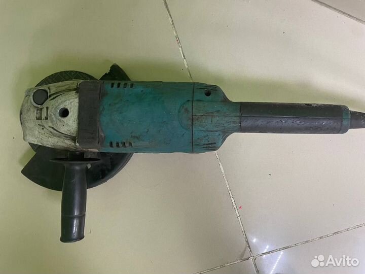 Ушм Makita GA9020