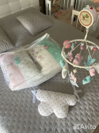 Комплект боротиков для детской кровати и одеяло