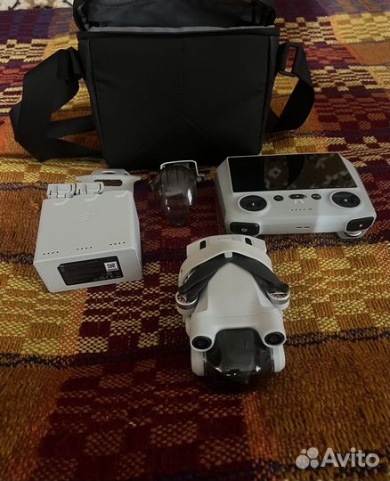 Квадрокоптер DJI Mini 3 Pro RC (DJI RC) Дрон