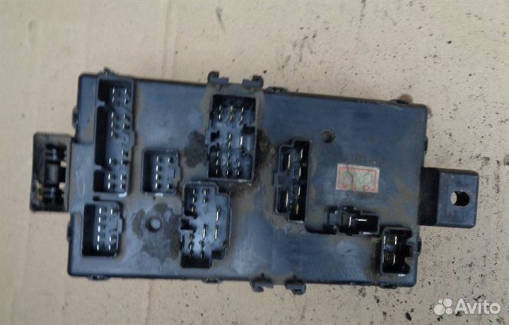 Блок предохранителей Daihatsu Storia хэтчбек 5 дв