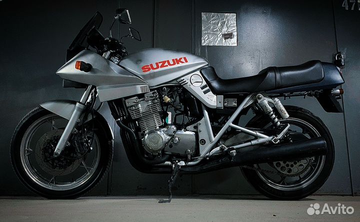 Suzuki GSX 400 S Katana
