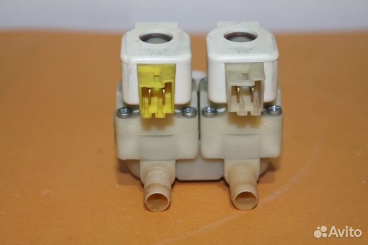 Клапан подачи воды Siemens 00265772 бу. 4181