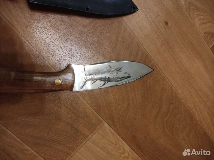 Нож туристический