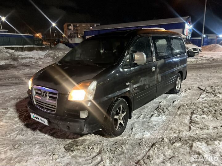 Hyundai Starex 2.5 AT, 2005, 290 000 км