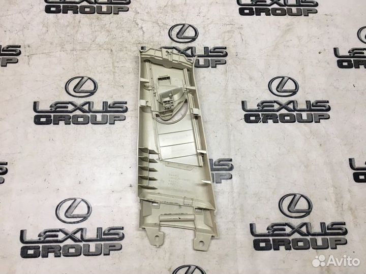 Обшивка стойки правая Lexus Nx300H AYZ15L 2arfxe