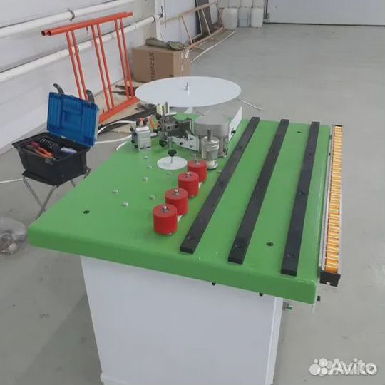 Кромкооблицовочный станок (кромочный станок)