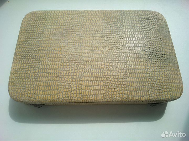 Старинная коробочка с зеркалом