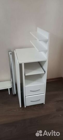 Маникюрный стол складной