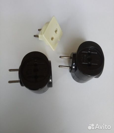 Тройник электрический штепсельная вилка глазок