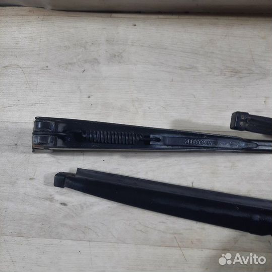 Дворник лобового стекла LADA Largus 2014