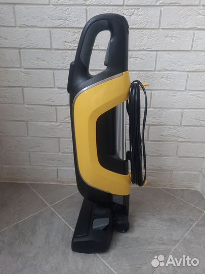 Пылесос вертикальный Karcher VC 5 желтый